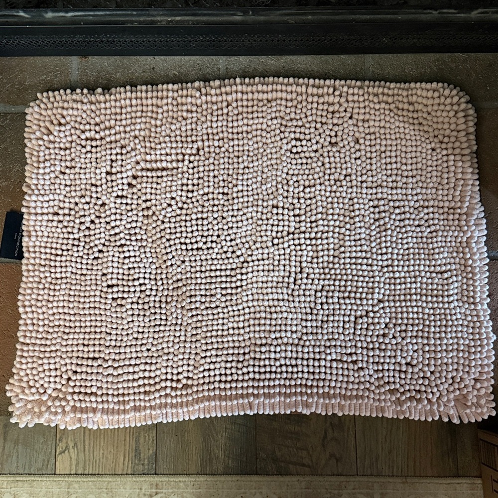 French Connection Chenille bath Rug, 24”x18”